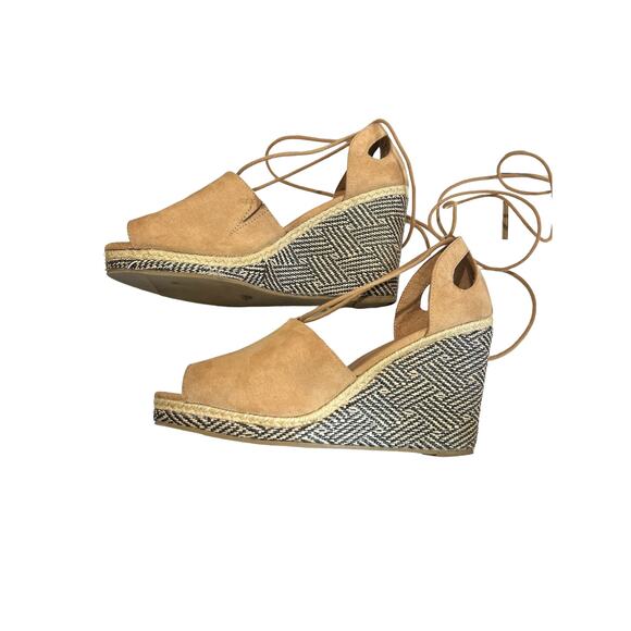 Lane Bryant Open Toe Tan .75" Platform 4" Graphic Wedge Boho Espadrilles Size 10 - Picture 3 of 7